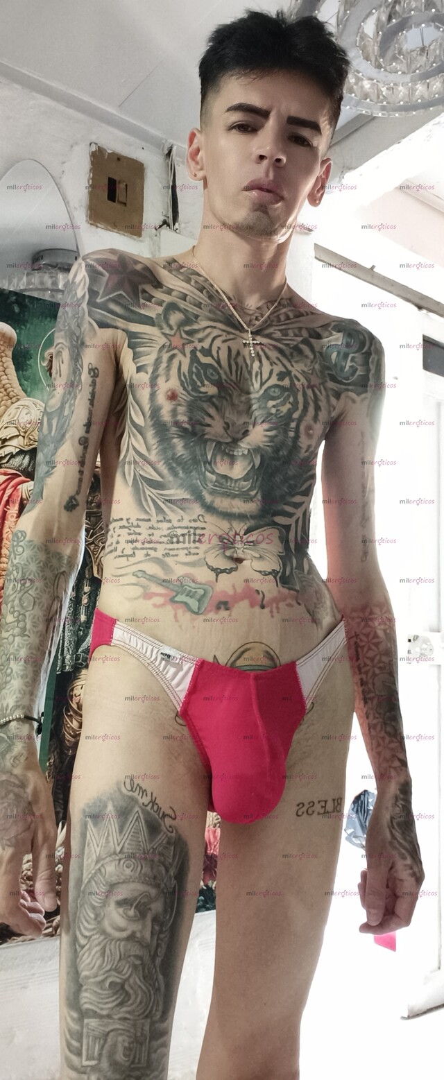 FOTOS DE FLACO VERGON TATUADO BLANCO ACTIVO SERIO RESERVADO