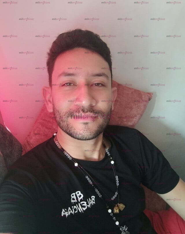 FOTOS DE HOLA SOY ANDRES CHICO VERSATIL DE 26 AÑOS CON MUCHAS GANAS DE COMPLACERTE