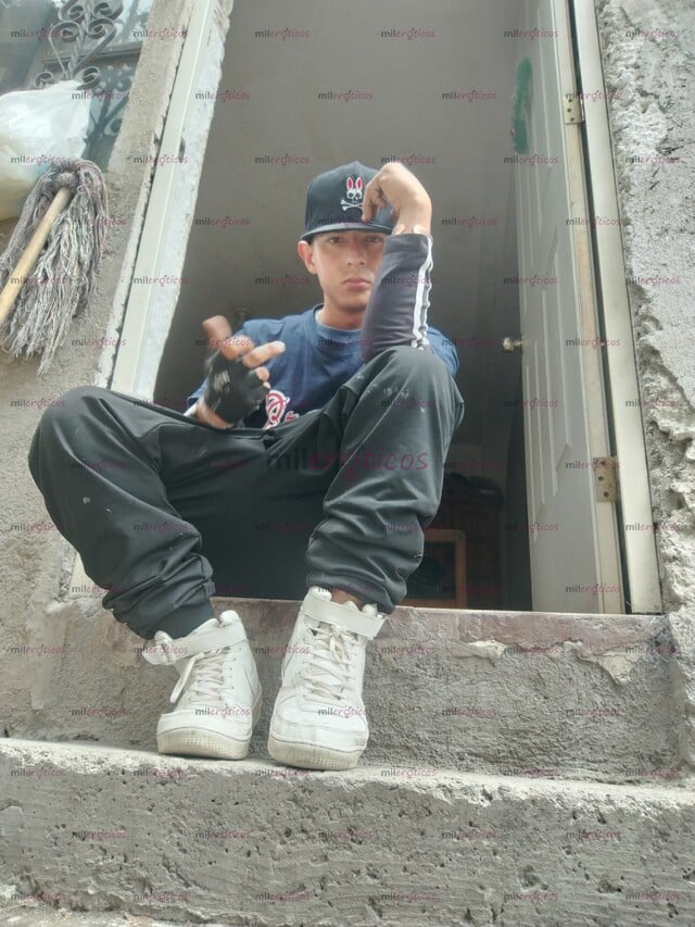 FOTOS DE CHICO LINDO , NUEVO EN PÁGINA GUAPO Y LISTO PARA ALGO DISCRETO !