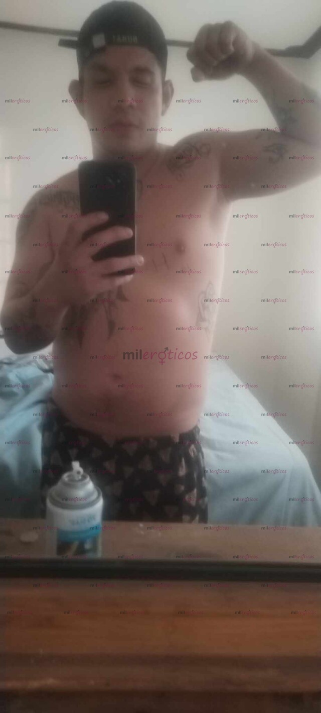 FOTOS DE COLAGENO? JOVEN GUAPO Y CON UUN BUEN PAQUETE