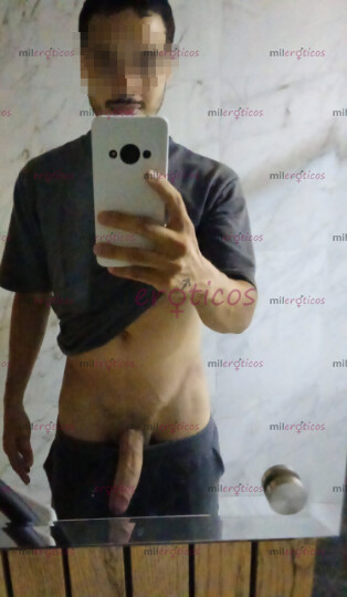 FOTOS DE JOVEN VERGON ATIENDO A MUJERES Y PAREJAS.