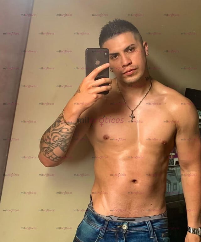 FOTOS DE DEPORTISTA ALTO Y TATUADO DE CALIDAD DEPORTISTA MORBOSO CONTACTAME