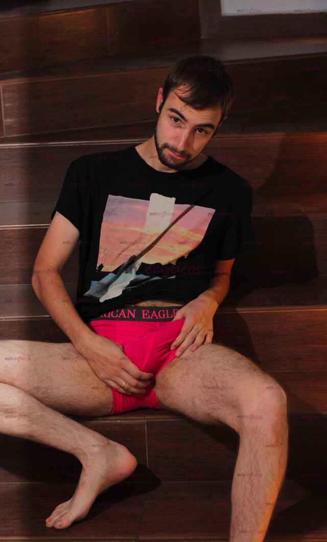 FOTOS DE GIGOLO DISPONIBLE PARA MUJERES Y PAREJAS