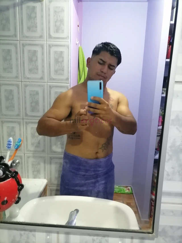 Holaa soy javier tengo 25 anos soy un joven moreno muy activo o pasivo como ustedes quieranhago solamente domicilio o motelessoy un joven muy simpatic...