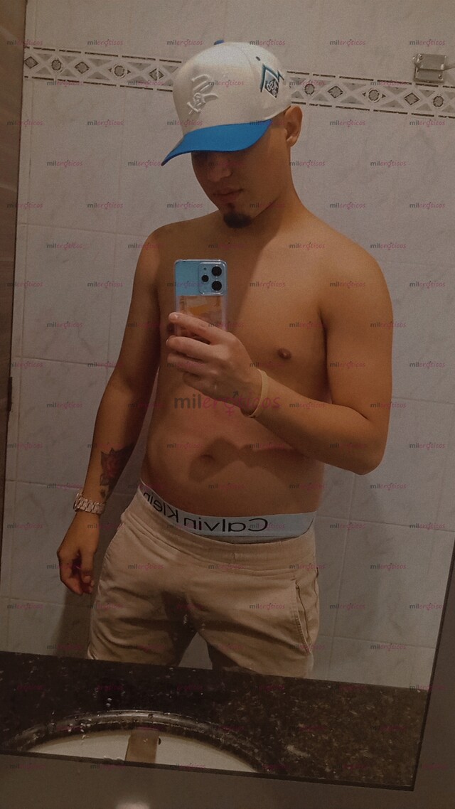 FOTOS DE JOVEN APASIONADO Y COLÁGENO ACTIVO, NUEVO EN LA CIUDAD