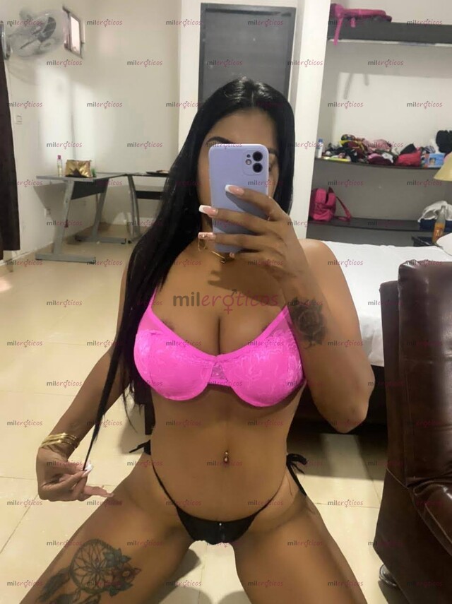 FOTOS DE LA REINA DEL SEXO ORAL PROFUNDO ENSALIVADO CON SED DE MUCHO SEXO Y GANAS DE CHUP