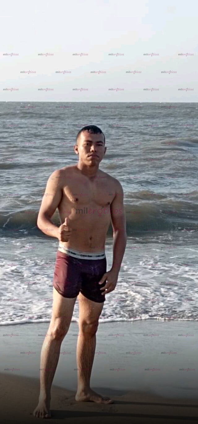 FOTOS DE LLEGÓ TU MORENO RICO , TENGO 25 AÑOS Y ESTOY AQUI PARA COMPLACERTE RICO