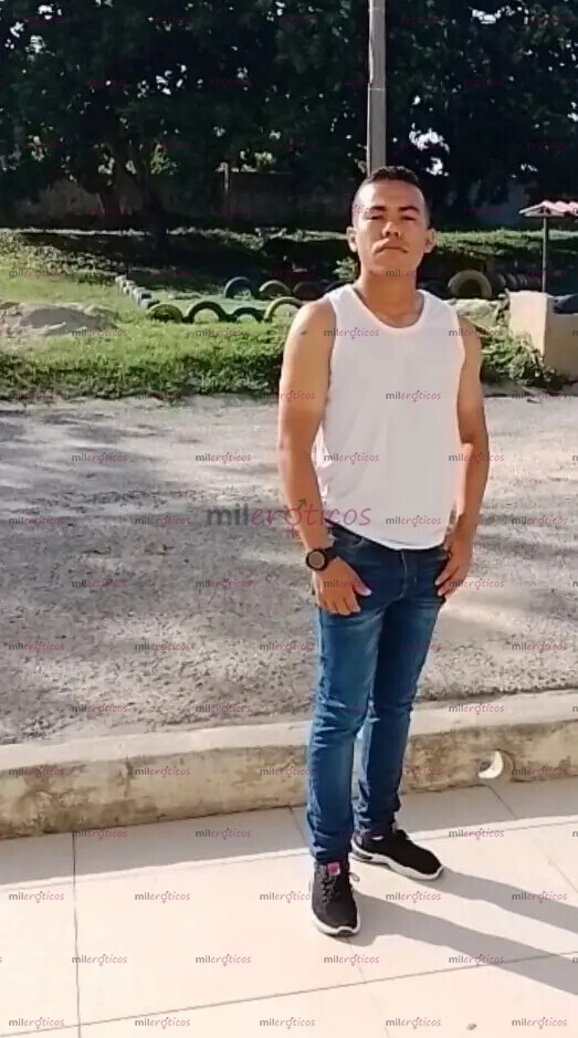 FOTOS DE LLEGÓ TU MORENO RICO , TENGO 25 AÑOS Y ESTOY AQUI PARA COMPLACERTE RICO