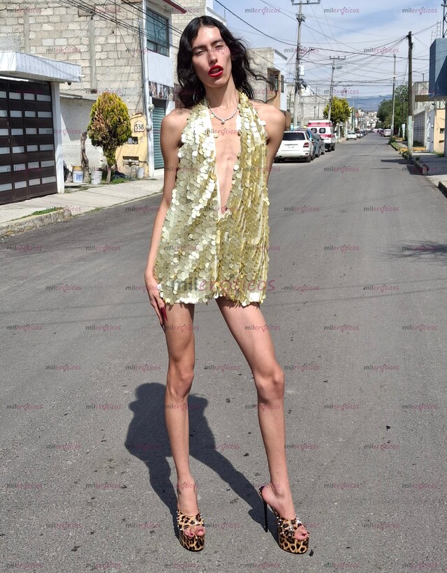 FOTOS DE SEÑORITA DE 19 AÑOS DE EDAD. JUGUETONA Y COMPLACIENTE Y EDUCADA.