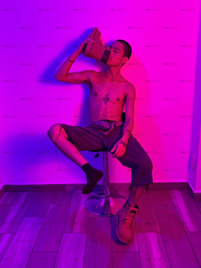 FOTOS DE TWINK DE 22 AÑOS SÚPER MORBOSO, CALIENTE Y VERSÁTIL