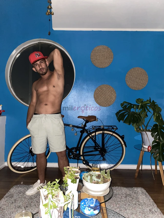 Atletico para manes serios y solventes soy daven hombre serio 28 anos 19 cm 1 70 estaturade trato amable y en la cama indomable mi pana si te decides...