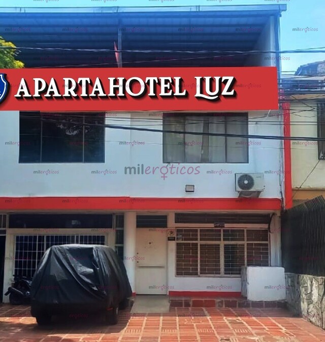 FOTOS DE CHICAS BUCAN UN LUGAR DONDE ATENDER SUS CLIENTES