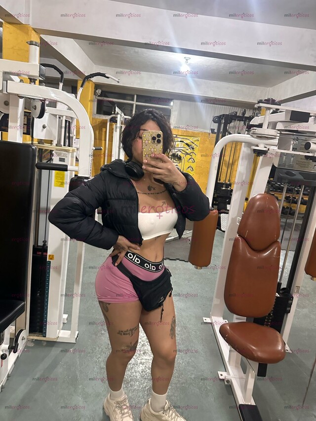 FOTOS DE UNA NENA CALIENTE SÚPER CACHONDA QUE TE TRATARÁ COMO UN REY