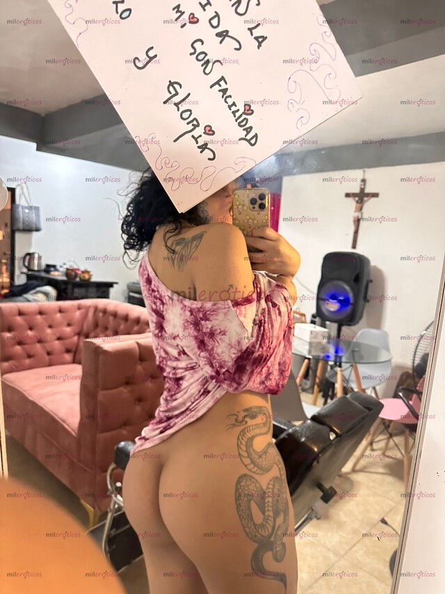 FOTOS DE UNA NENA CALIENTE SÚPER CACHONDA QUE TE TRATARÁ COMO UN REY