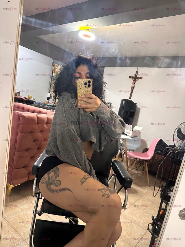 FOTOS DE UNA NENA CALIENTE SÚPER CACHONDA QUE TE TRATARÁ COMO UN REY