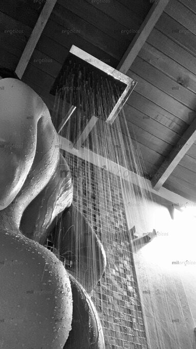 FOTOS DE JOVEN UNIVERSITARIO EN LA CIUDAD DE MEDELLÍN