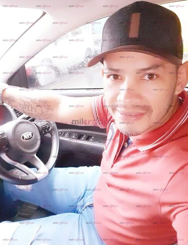 FOTOS DE COLOMBIANO VERGÓN EN CDMX CON PERLAS EN LA VERGA