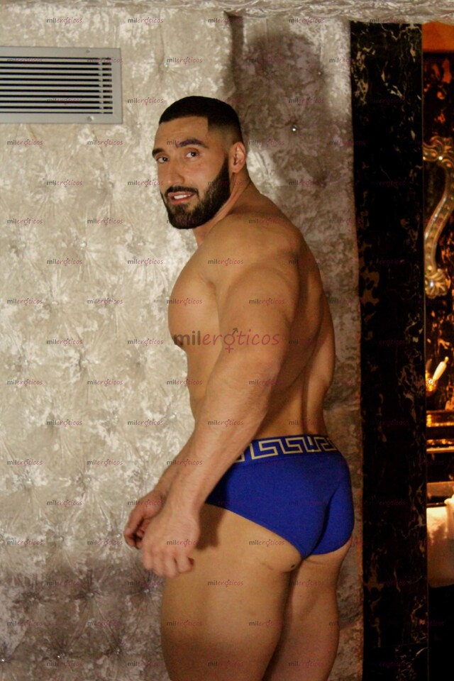 FOTOS DE TOP. LATIN. MACHO. BODYBUILDER. PARA MUJERES Y PAREJAS.