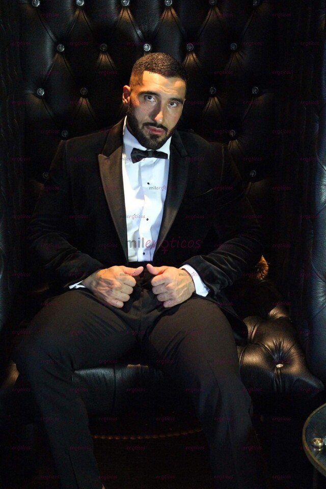 FOTOS DE TOP. LATIN. MACHO. BODYBUILDER. PARA MUJERES Y PAREJAS.