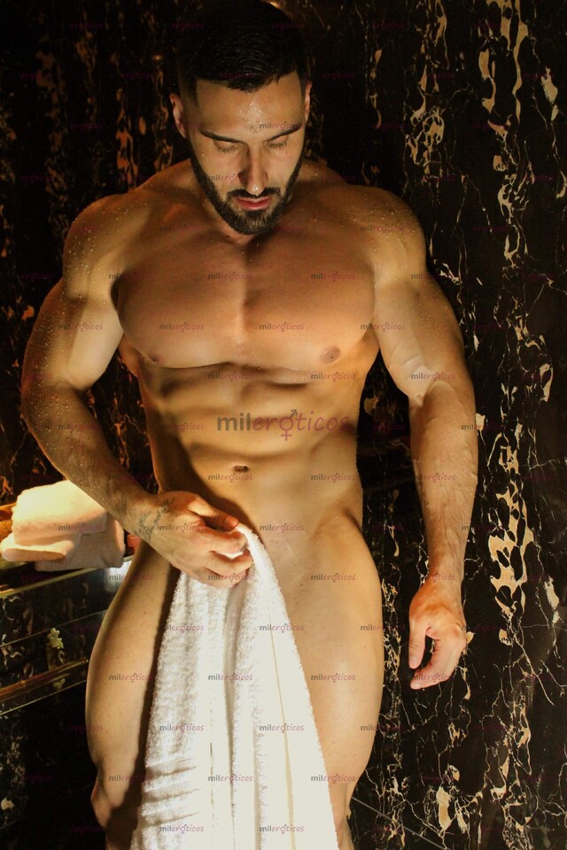 FOTOS DE TOP. LATIN. MACHO. BODYBUILDER. PARA MUJERES Y PAREJAS.