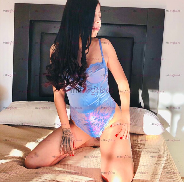 FOTOS DE PEQUEÑA MUÑEQUITA ENCANTADA DE ESTAR ESTÁ NOCHE CALIENTE CONTIGO