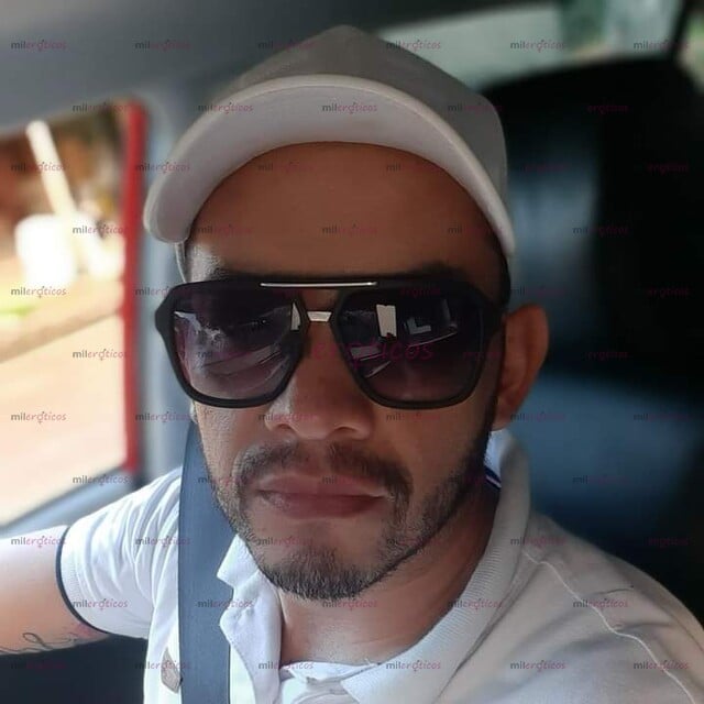 FOTOS DE SOY VARONIL DOTADO CON PERLAS EN LA VERGA COMPLACIENTE Y MUY CARIÑOSO