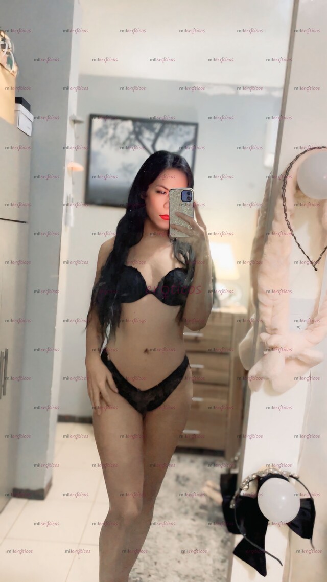 FOTOS DE GÓTICA DELGADITA SABROSA LISTA PARA HACERTE TENER EL MEJOR SEXO