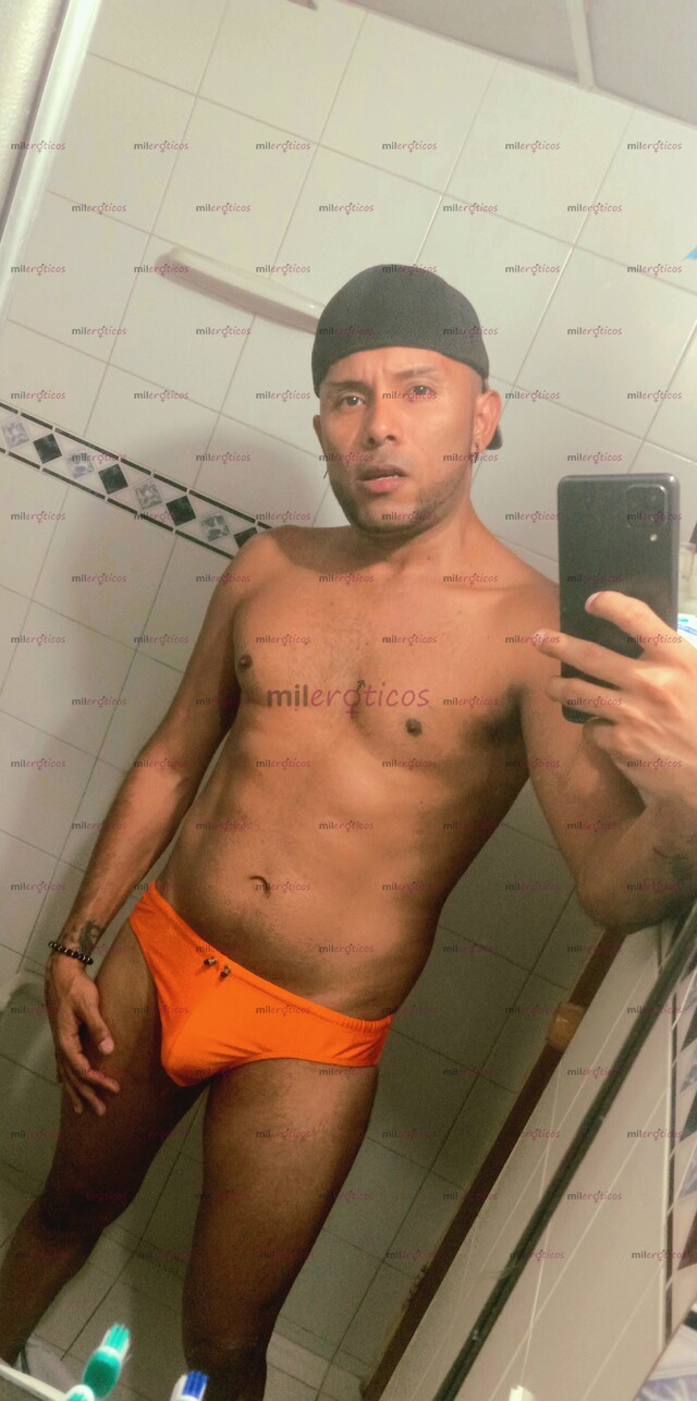 FOTOS DE CHICO MORENO CALIENTE RECIEN LLEGADO A LA CIIDAD DISPIESTO A CUNLLIR TUS FANTASÍ