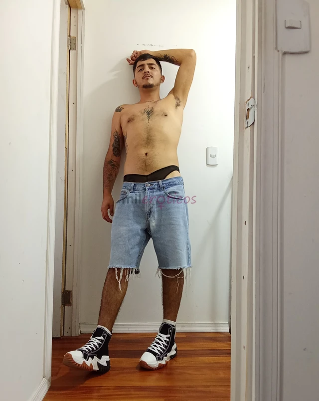 Soy stiven joven de 21 anos colombiano versatil dispuesto a complacer tus fantasias y hacerte disfrutar hasta estallar de placercuento con lugar para...