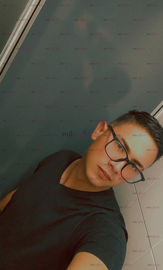 FOTOS DE MORENO VERGUDO CON GANAS DE DARTE LA MEJOR COJIDOTA DE TU PERRA VIDA
