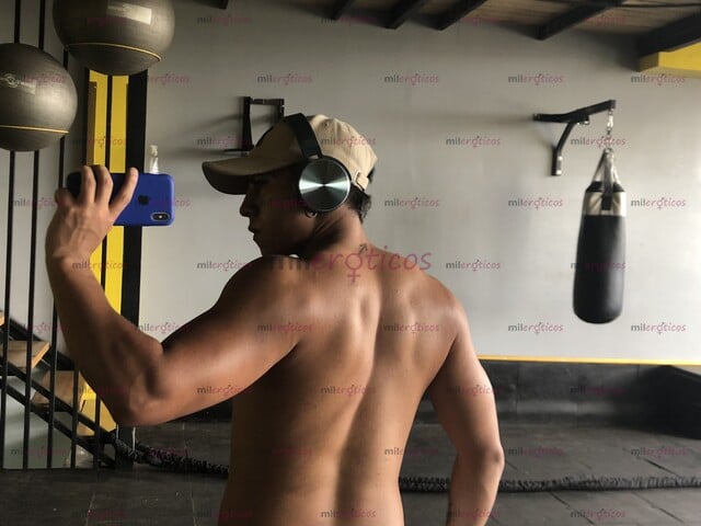 FOTOS DE JOVEN ARRECHO BISEXUAL COMPLACIENT, DISPONIBLE PARA PASARLA BIEN.