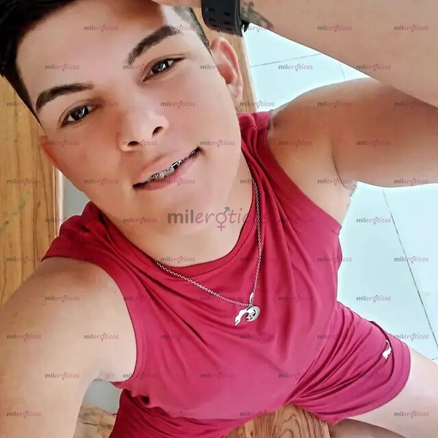 FOTOS DE JOVEN COMPLACIENTE EXÓTICO DE 17CM DE VERGA