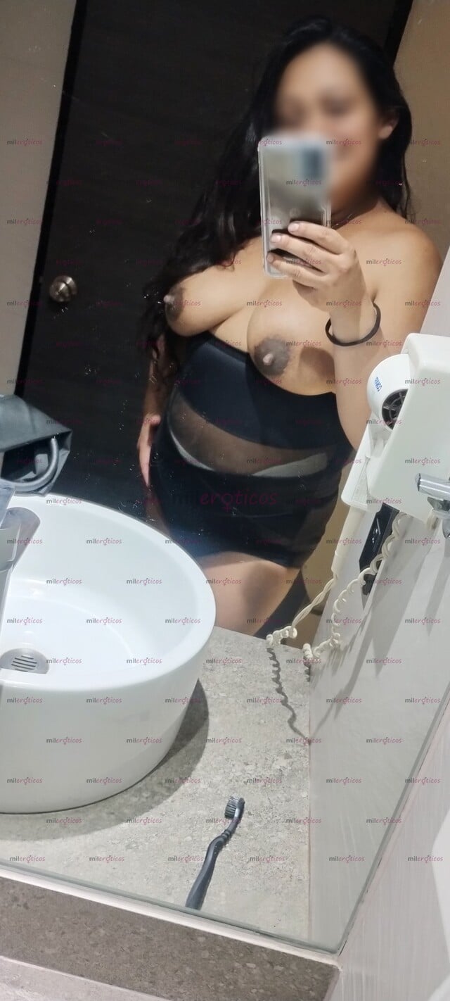 FOTOS DE LACTANCIA EROTICA 100% REAL Y ABUNDANTE TETONA MILF RECIEN PARIDA LLAMAME