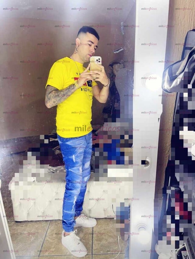 FOTOS DE JOVEN DELGADO Y DE BUEN VER CON UNA VERGA GRANDE Y GRUESA