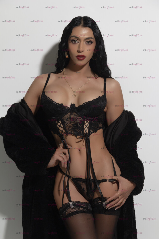 FOTOS DE FEMINIDAD, PIEL MORENA Y MUY DOTADA, SIN DUDA ALGUNA TU MEJOR OPCIÓN