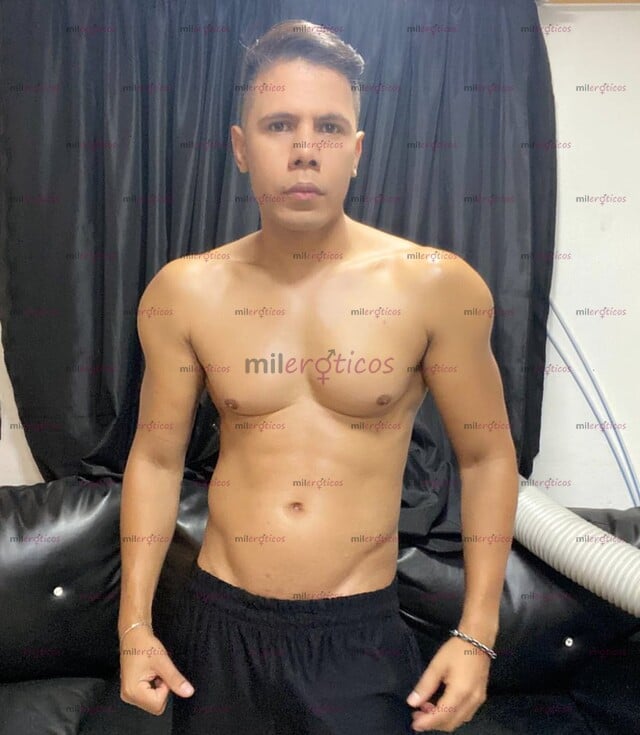 FOTOS DE 23CM VERGA PREÑADORA FULL VOLEO BATIENDO LA LECHE EN TU CULO