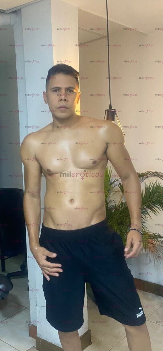 FOTOS DE 23CM VERGA PREÑADORA FULL VOLEO BATIENDO LA LECHE EN TU CULO