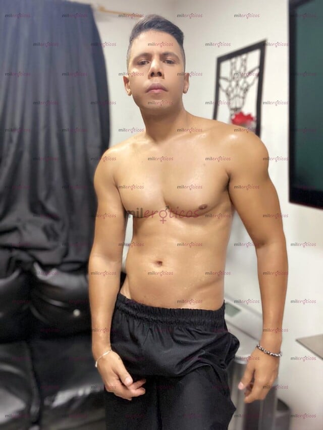 FOTOS DE 23CM VERGA PREÑADORA FULL VOLEO BATIENDO LA LECHE EN TU CULO