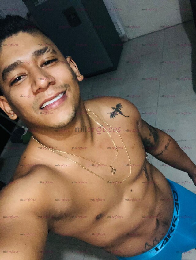 FOTOS DE NEGRO CON VERGA DE 22 CM FULL WRECTA Y LECHERA