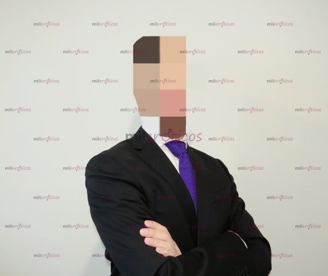 FOTOS DE ELEGANCIA Y EXPERIENCIA: PILOTO QUE SABE CÓMO HACERTE SENTIR ESPECIAL.