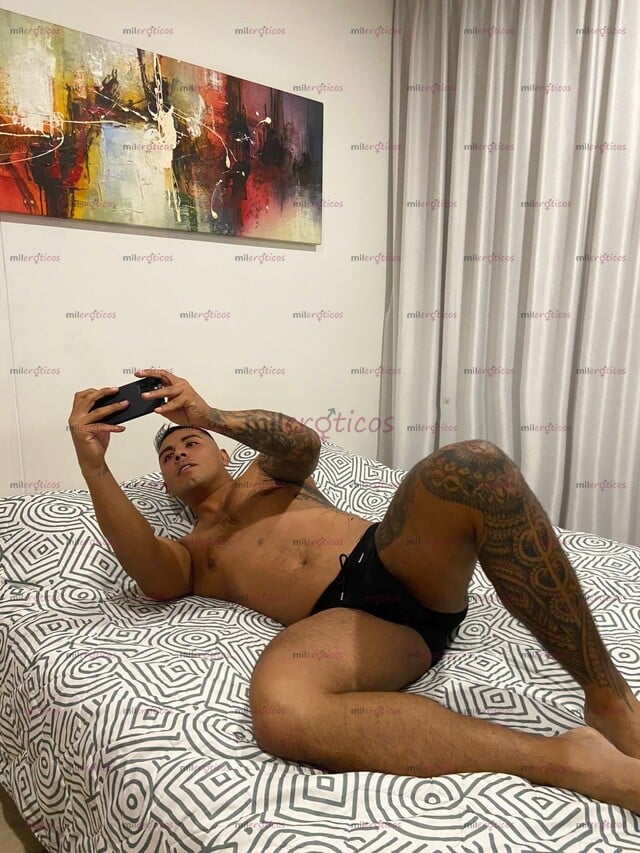 FOTOS DE SOY ANDRES VARONIL Y MORBOSO CON GANAS DE HUNDIRLO