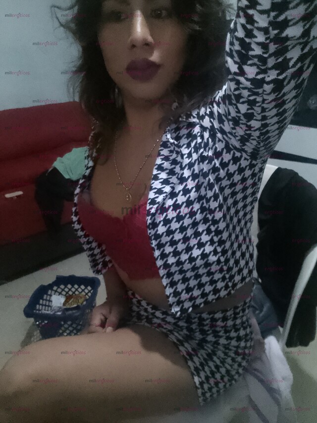 FOTOS DE HOLA SOY TU SECRETARIA Y TE ESTOY ESPERANDO EN EL ESCRITORIO