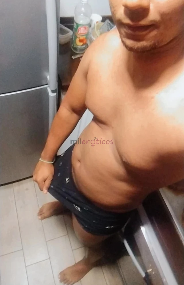 Hola saludos me llamo carlos tengo 26 anos soy de venezuela estoy dispuesto a cumplir tus fantasiaful morboso atiendo a parejas y mujeres sola estoy e...