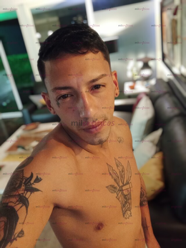 FOTOS DE CHICO SUPER CALIENTE CON UNA VERGA INTRANQUILA Y UNA INSACIABLES GANAS PLACER