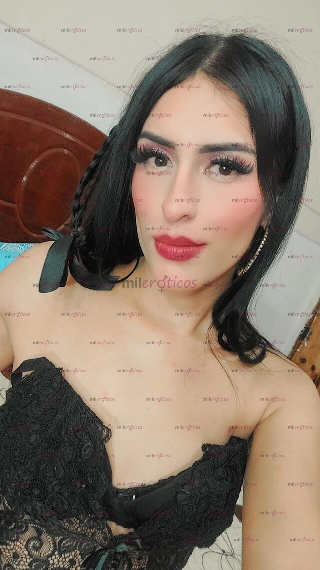FOTOS DE FLACA , FIESTERA CALIENTE Y EXÓTICA CON 23 AÑITOS ..