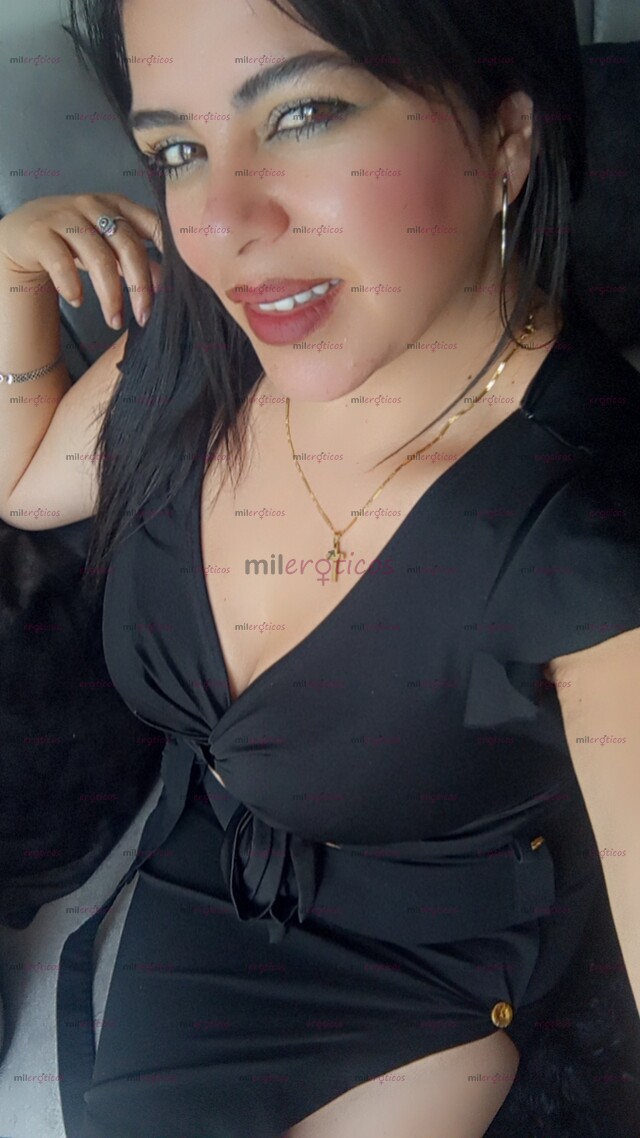 FOTOS DE HERMOSA MUJER MADURA ELEGANTE COMPLACIENTE AMABLE