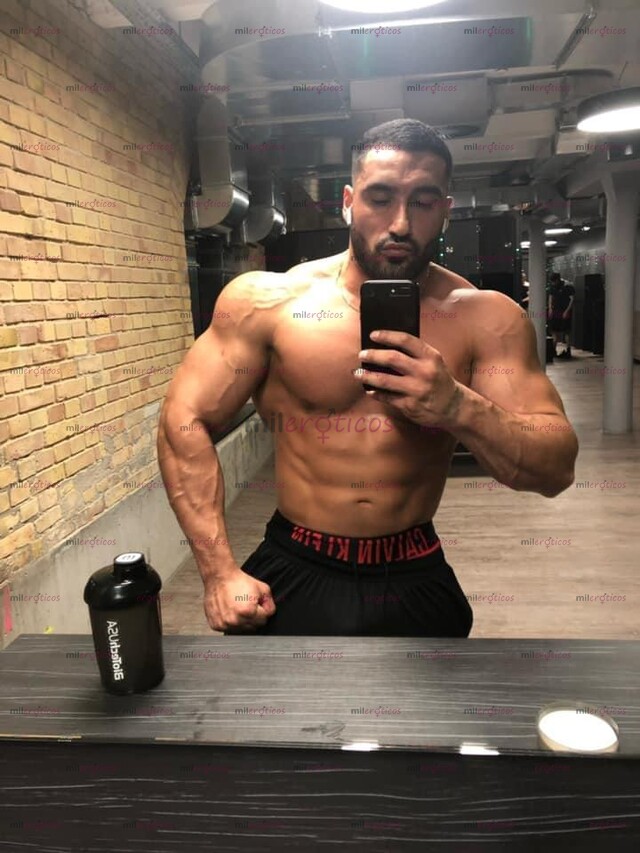 FOTOS DE MAGNUS BLACK. MACHO MASCULINO BIEN MAMADO Y BIEN DOTADO19CM Y GRUESA.