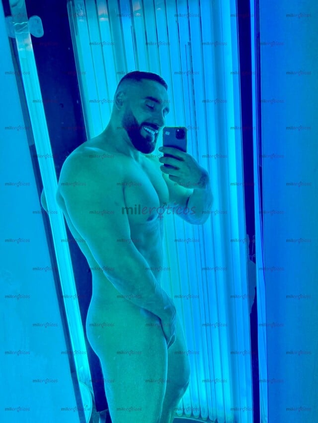 FOTOS DE MAGNUS BLACK. MACHO MASCULINO BIEN MAMADO Y BIEN DOTADO19CM Y GRUESA.