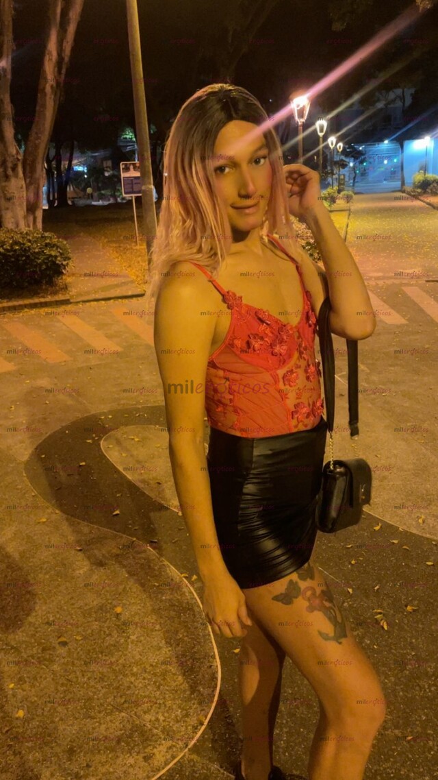 FOTOS DE HOLA SOY KAROL CHICA VERSATIL COMPLETACIENTE CALIENTE ARRECHITA