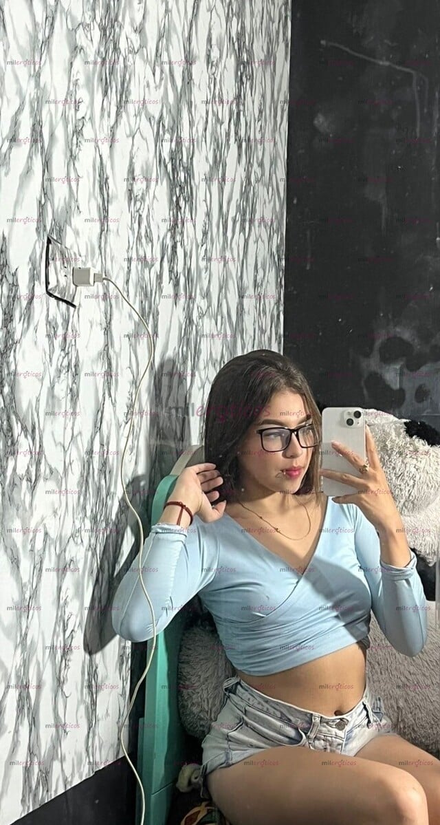 FOTOS DE DIVINA HERMOSA , ÚNICA JOVEN NUEVA EN ESTA PÁGINA PARA DARTE PLACER